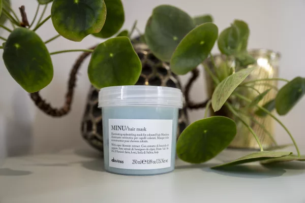 Villa no cottenchy - Coiffeur près d'Amiens - Davines MINU / Hair Mask