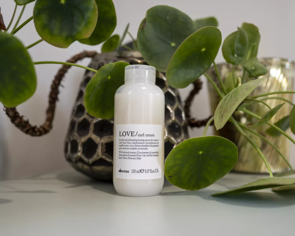 Villa no cottenchy - Coiffeur près d'Amiens - Davines LOVE / Curl Cream