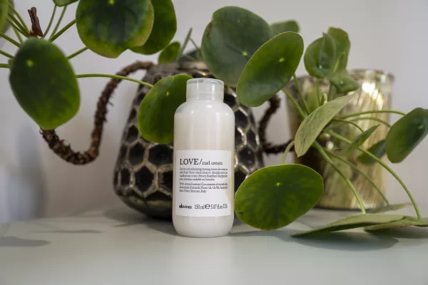 Villa no cottenchy - Coiffeur près d'Amiens - Davines LOVE / Curl Cream