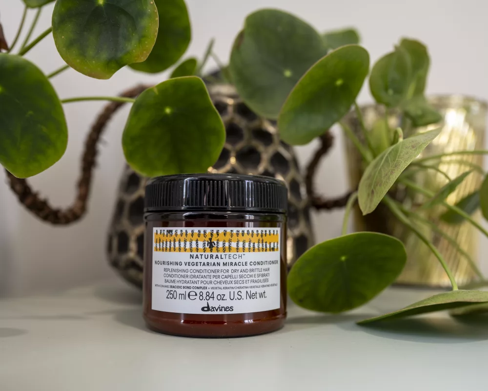 Villa no cottenchy - Coiffeur près d'Amiens - Davines NOURISHING Vegetarian Miracle Conditioner