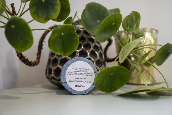 Villa no cottenchy - Coiffeur près d'Amiens - Davines This is a Forming Pomade